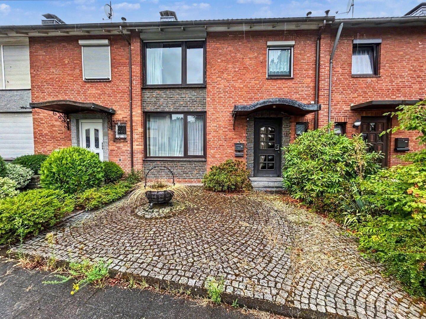 Charmantes Reihenmittelhaus mit Garage u. Potenzial – ruhig und zentral in Langenfeld-Immigrath, 40764 Langenfeld (Rhld.)