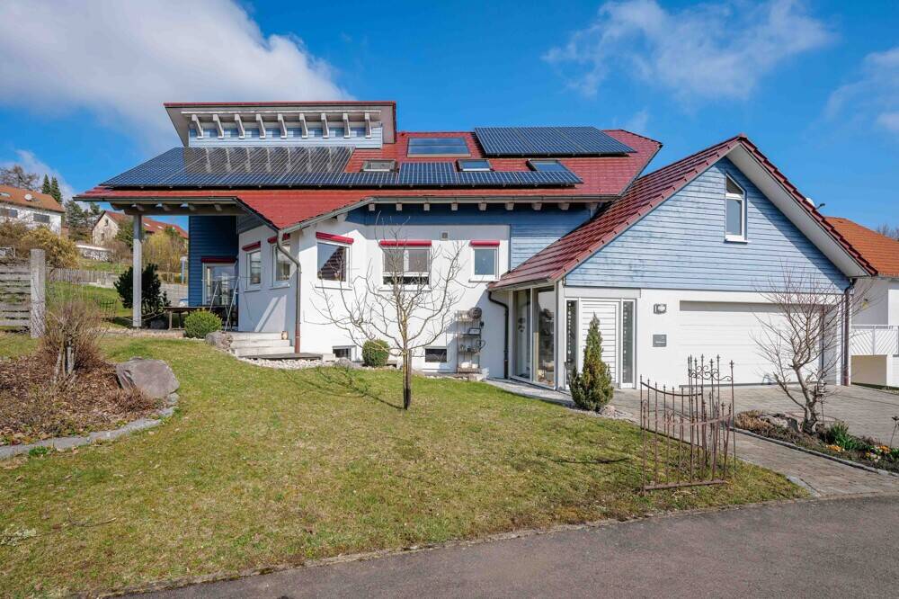 Moderne Architektur trifft auf ein einladendes Zuhause – Offenheit, Behaglichkeit u. zeitloser Stil, 72525 Münsingen
