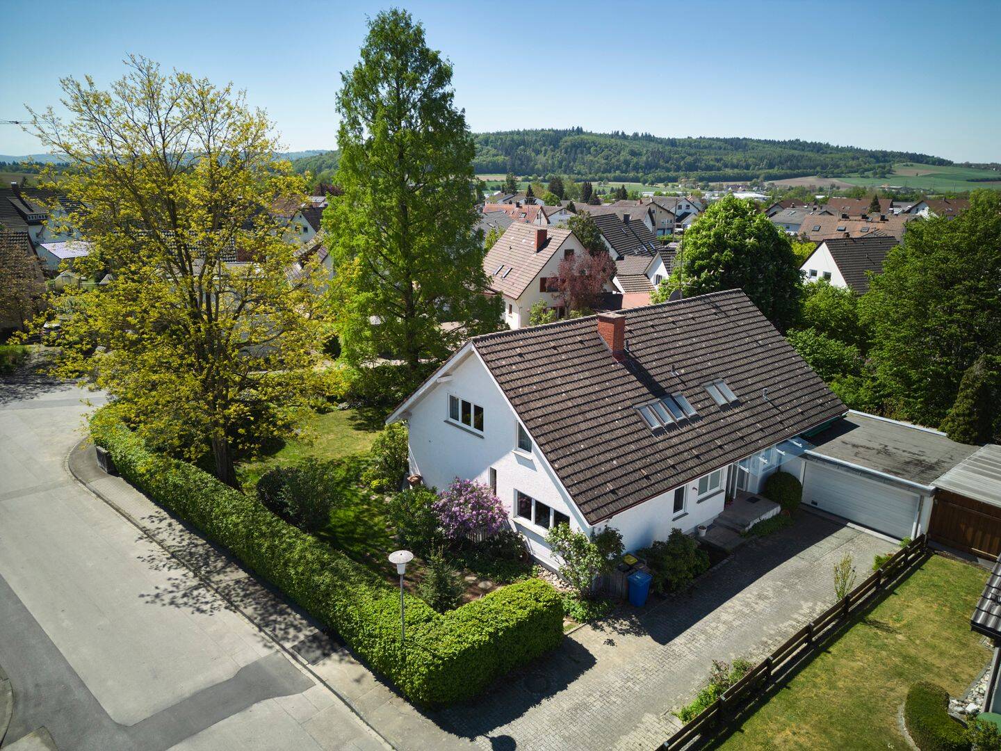 Ein Zuhause für Generationen- Raumwunder mit traumhaftem Garten, 78247 Hilzingen