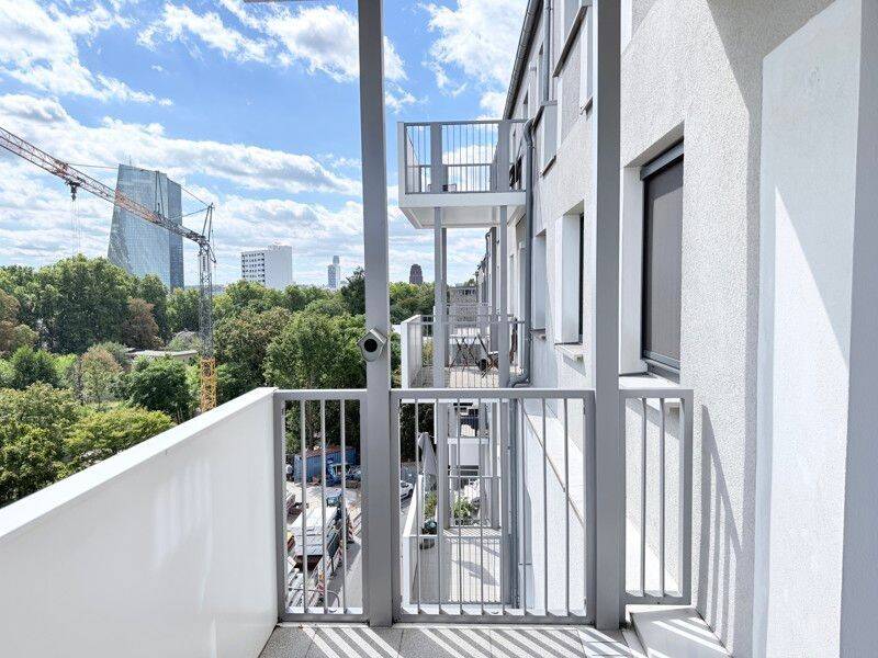 Helle 2-Zimmer-Wohnung mit großzügigem Eingangsbereich und Weitblick, 60316 Frankfurt am Main (Nordend-Ost Nordend-West Ostend)