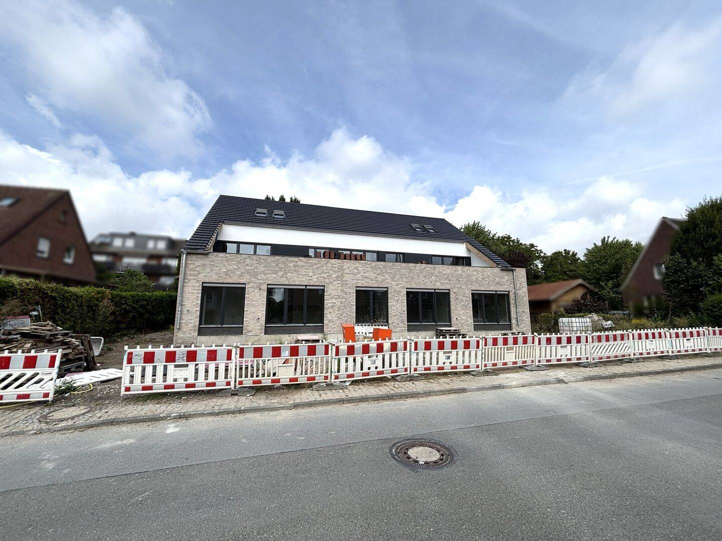 Moderne Neubau-Mietwohnung im Erdgeschoss mit Sonnenterrasse und Einbauküche in Altenberge, 48341 Altenberge