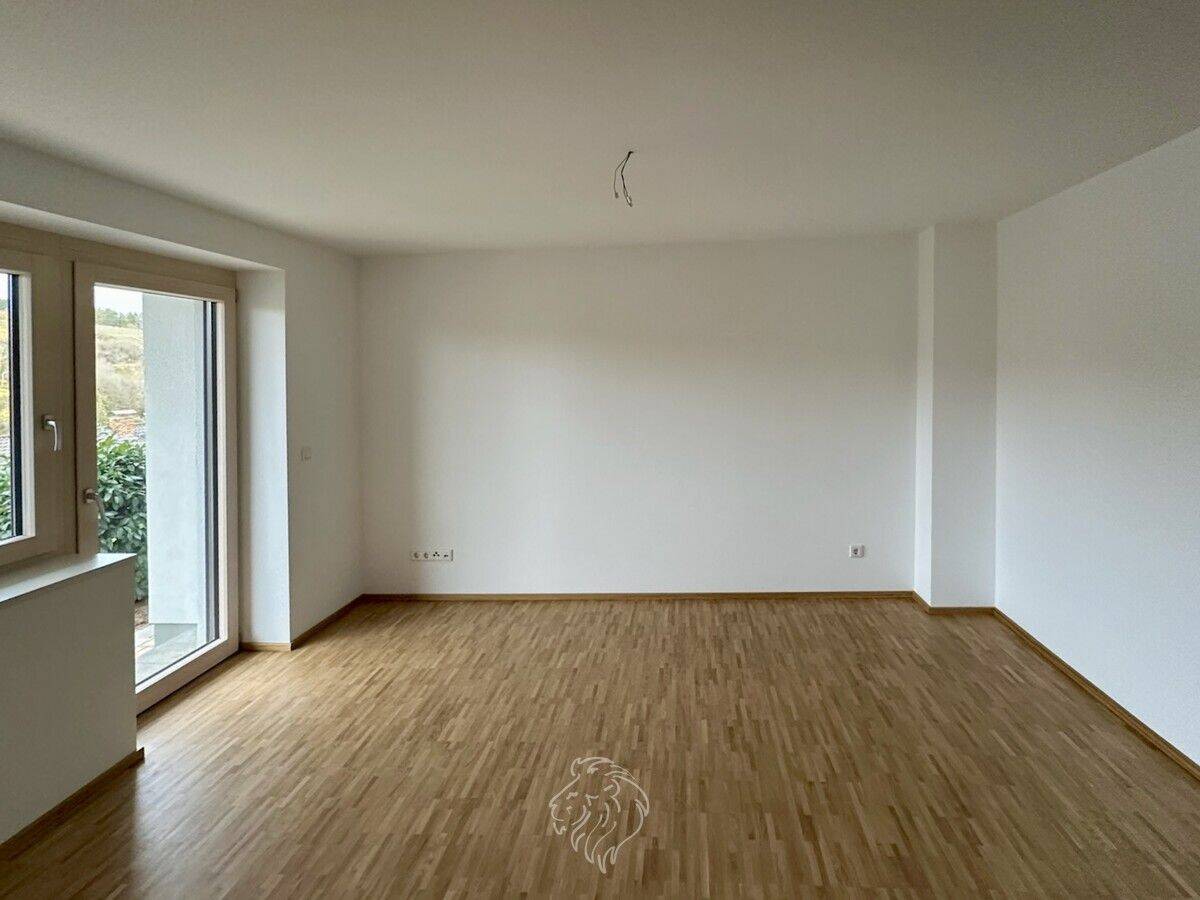 Moderne Erdgeschosswohnung in Randersacker mit großzügigem Grundriss und hohem Wohnkomfort, 97236 Randersacker