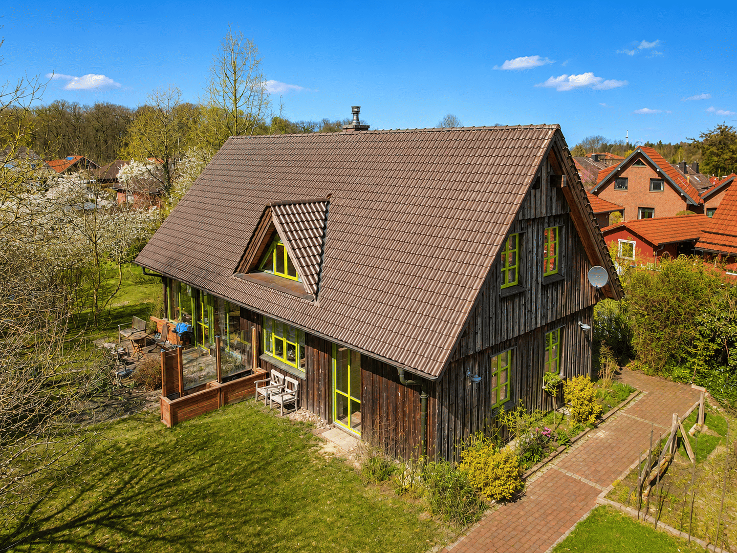 Skandinavischer Wohntraum mit Sauna und Loggia auf großzügigem Grundstück, 27624 Geestland