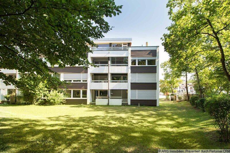 Rarität mit Potenzial: Renovierungsbedürftige 4-Zi.-Dachterrassenwhg. mit Parkblick in Gräfelfing, 82166 Gräfelfing