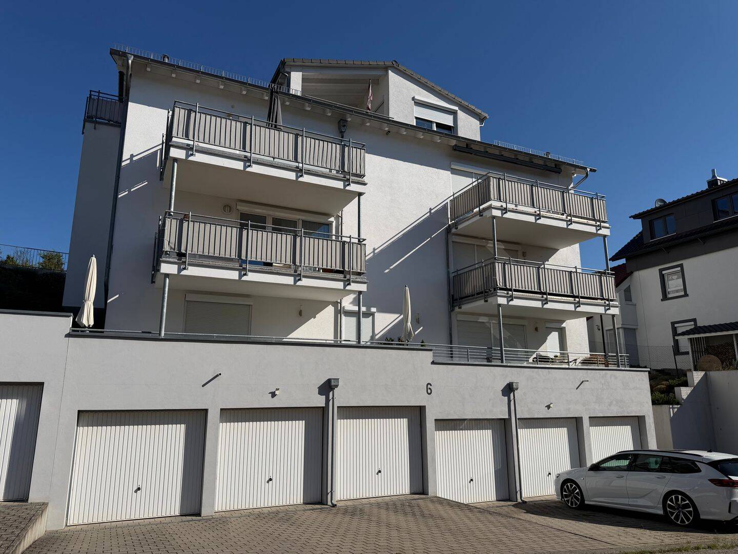 Moderne 3,5-Zimmer-Wohnung mit Balkon & Garage!, 75236 Kämpfelbach