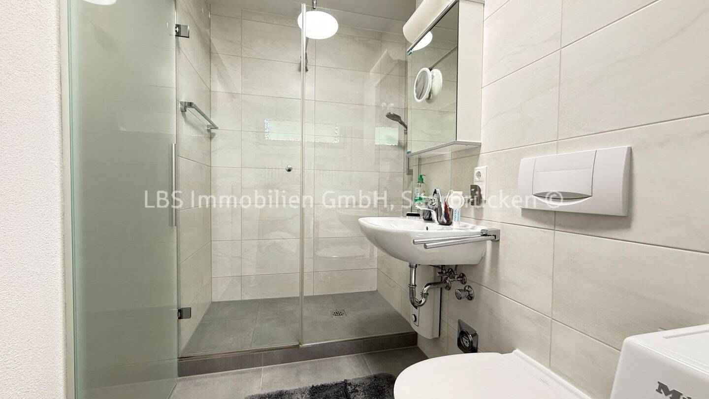 Eigentumswohnung im Grünen in Trier-Mariahof – 2ZKB – 60 m² – neues Bad – Balkon, 54296 Trier