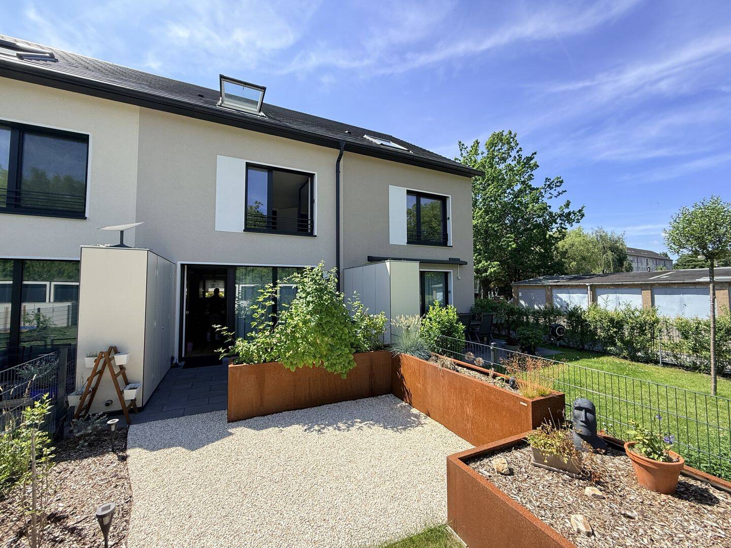 Stadt -Reihenhaus nahe Leipzig | Neubau 2025 | Hochwertige Ausstattung | Garten, Garage, 4435 Schkeuditz