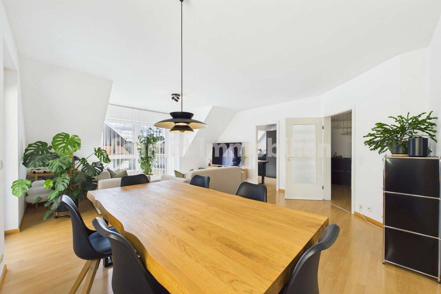 Helle Maisonette-Wohnung mit Balkon & Stellplatz in Alt-Griesheim, 65933 Frankfurt am Main (Griesheim)