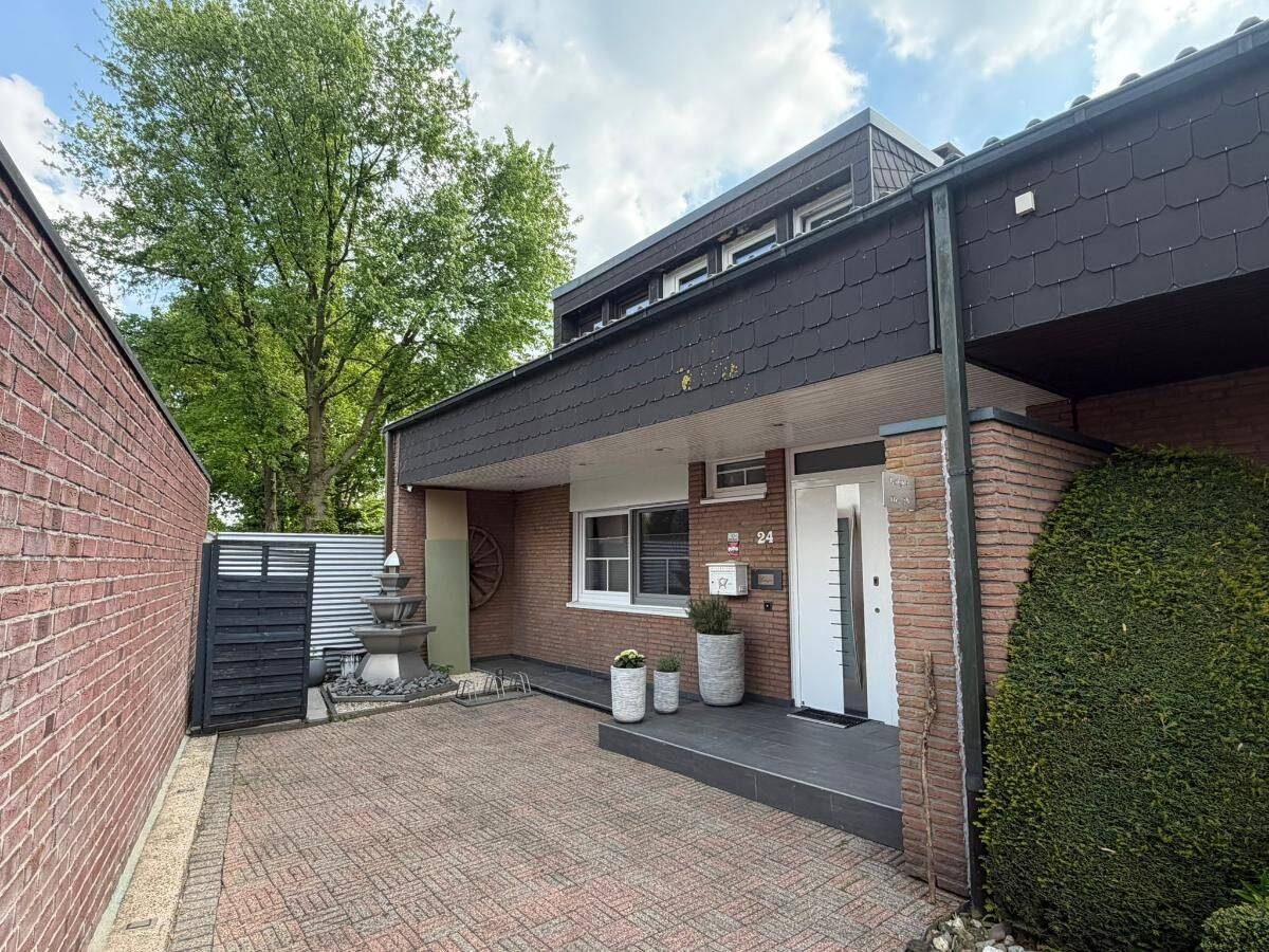 Exklusiv ausgestattete Doppelhaushälfte mit Photovoltaik, Pool und moderner Haustechnik!, 46414 Rhede