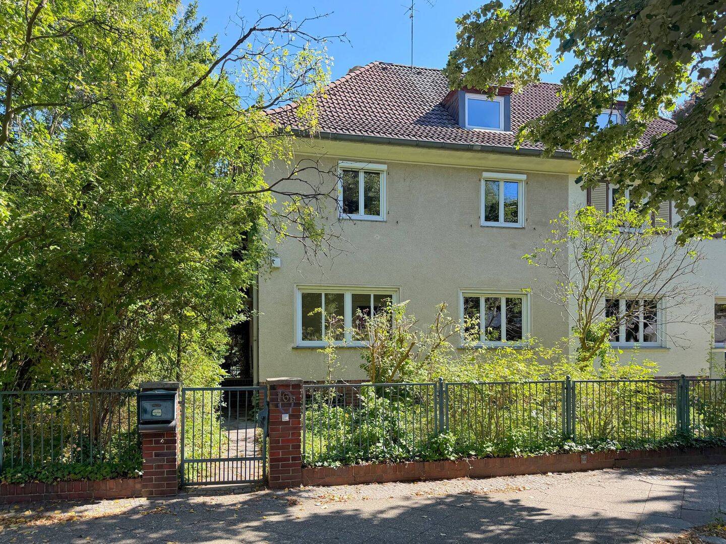 Familienfreundliche Doppelhaushälfte mit vielen Altbaumerkmalen nahe Mexikoplatz, 14163 Berlin (Steglitz-Zehlendorf Kolonie Schlachtensee Süd Nikolassee Zehlendorf Schlachtensee)