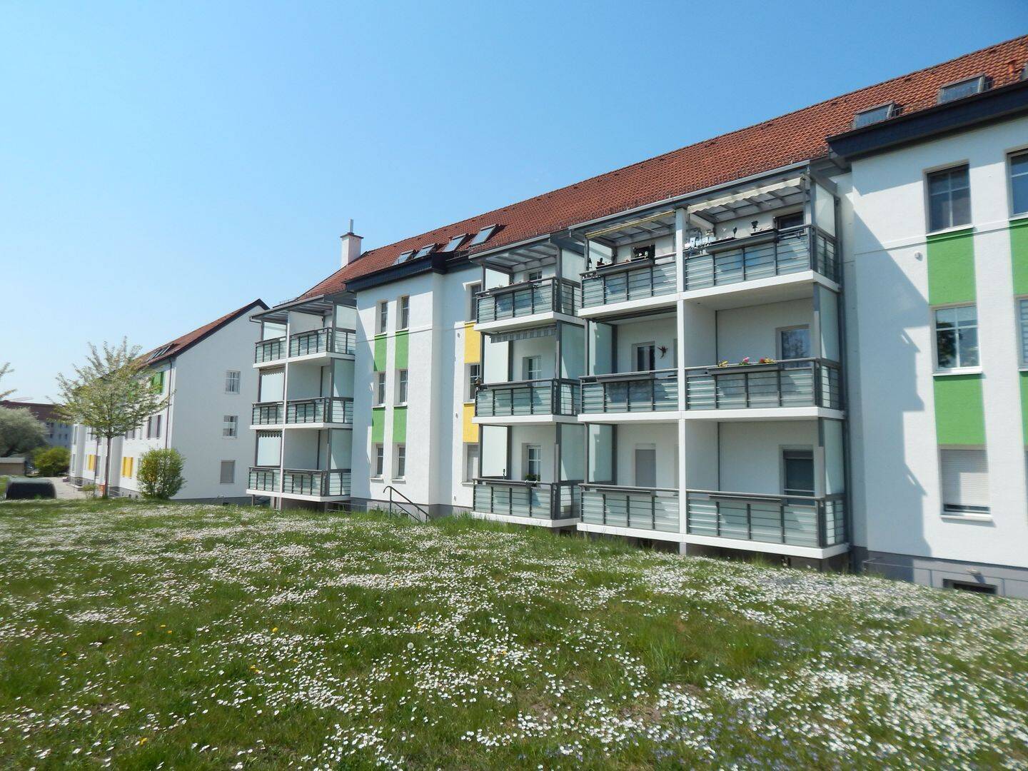 Single-Wohnung mit Blick ins Grüne und Balkon, 4435 Schkeuditz