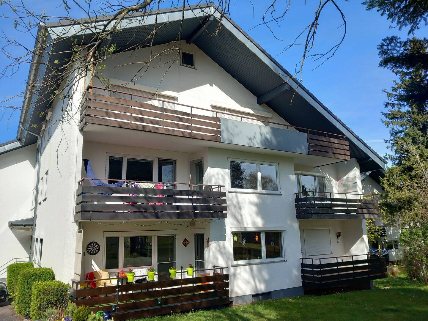 Sehr gepflegte, modernisierte 2 1/2 Zimmer ETW mit Sonnenbalkon und Blick ins Grüne, 76332 Bad Herrenalb