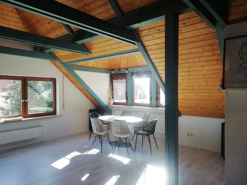 Großzügige 4-Zimmer-DG-Wohnung mit Einbauküche, Gartenanteil und Garage!, 96146 Altendorf