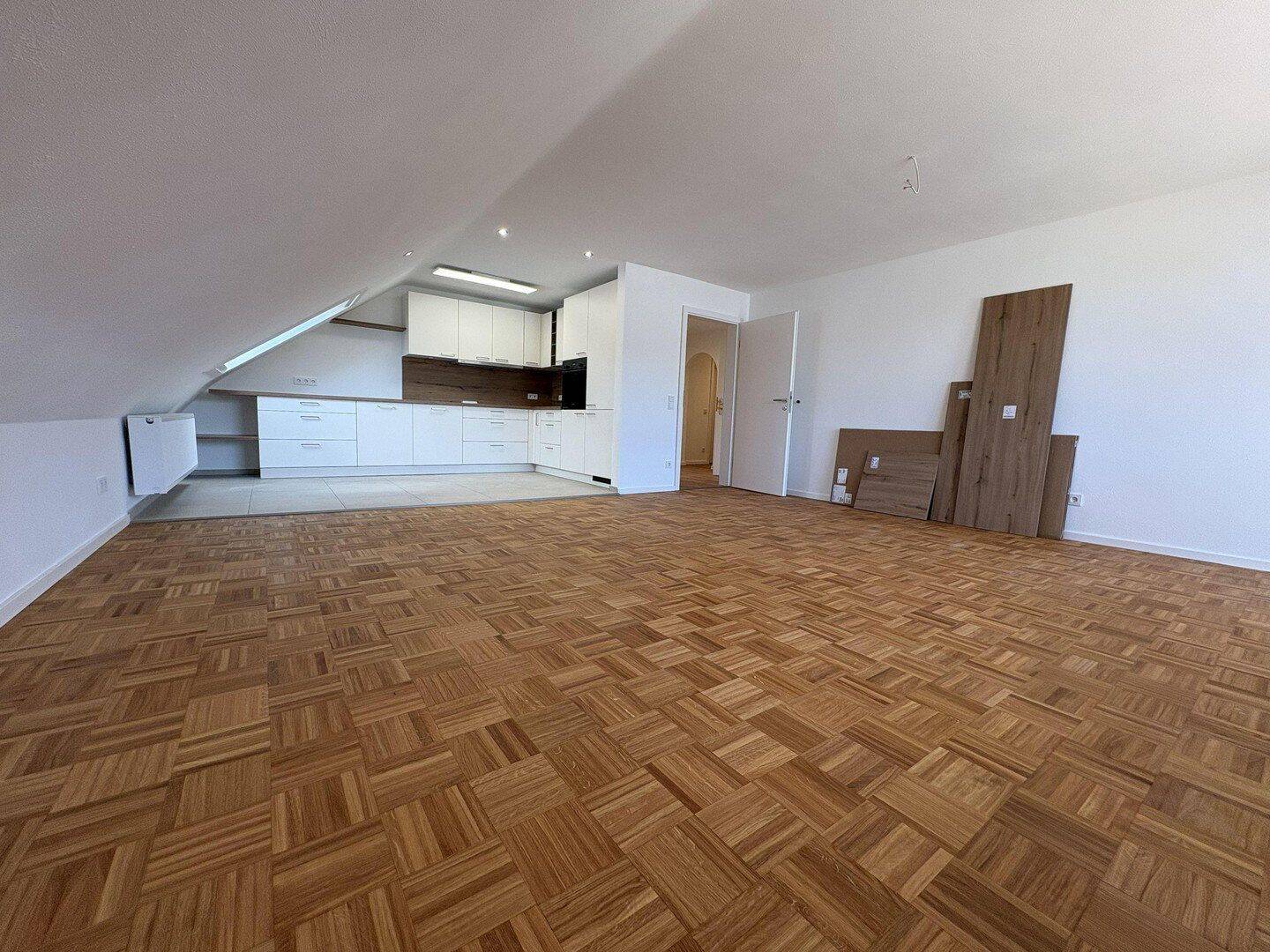 Kernsanierte Dachgeschosswohnung in ruhiger Lage, 76307 Karlsbad