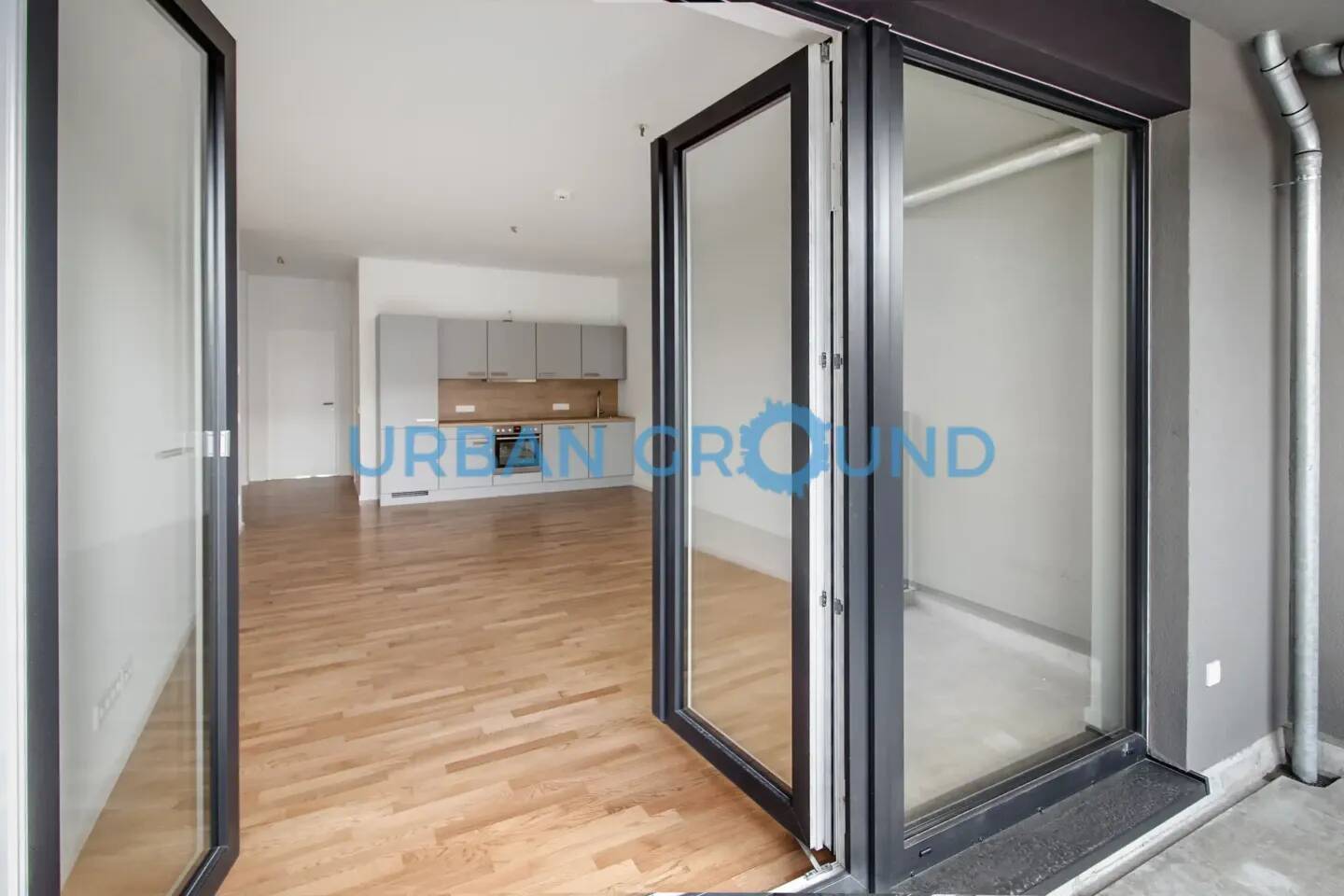 Mietrabatt – Mitte – Schön geschnitten u. Balkon-2 Zi.Apartment und EBK, 10557 Berlin (Mitte Hansaviertel Moabit Tiergarten)