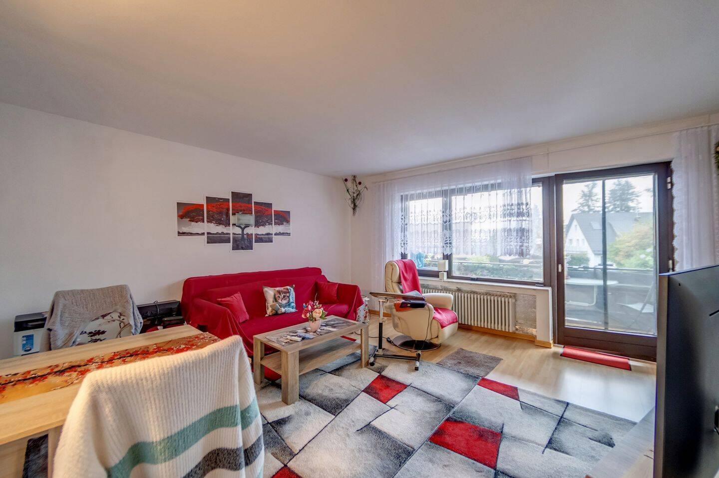 Attraktive 2-Zimmer-Eigentumswohnung mit Balkon und eigener Garage, 75323 Bad Wildbad