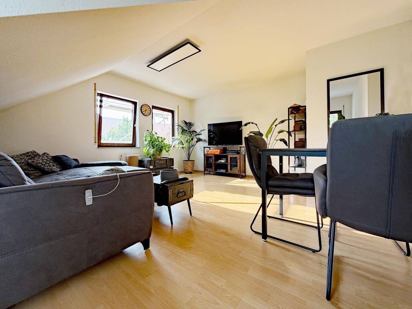 Einziehen & Losleben. 2 Zimmer auf ca. 49 m². Extra Raum für Hobby & Lieblingsprojekte + Stellplatz., 78647 Trossingen