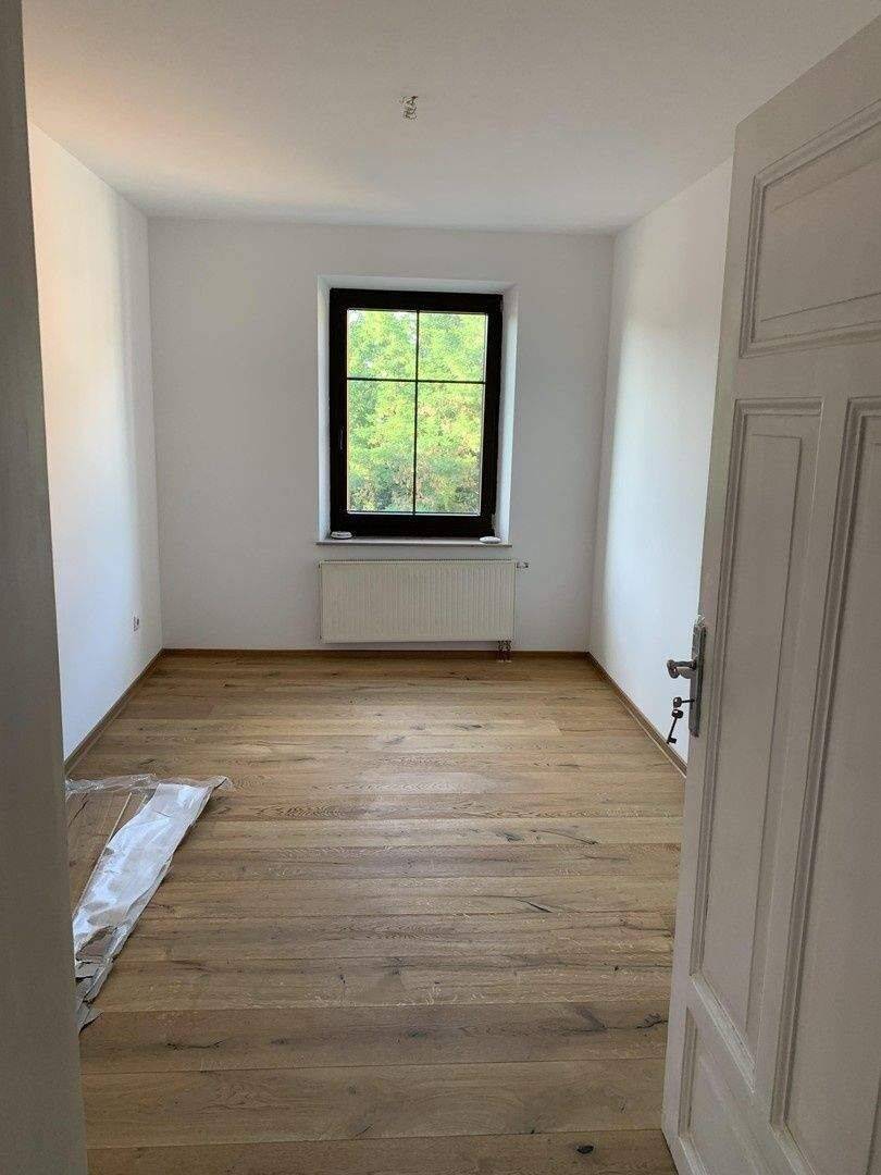 „Altbau trifft Stadtpark – großzügige 5-Zimmer-Wohnung mit Parkett & Einbauküche“, 90762 Fürth (Innenstadt)