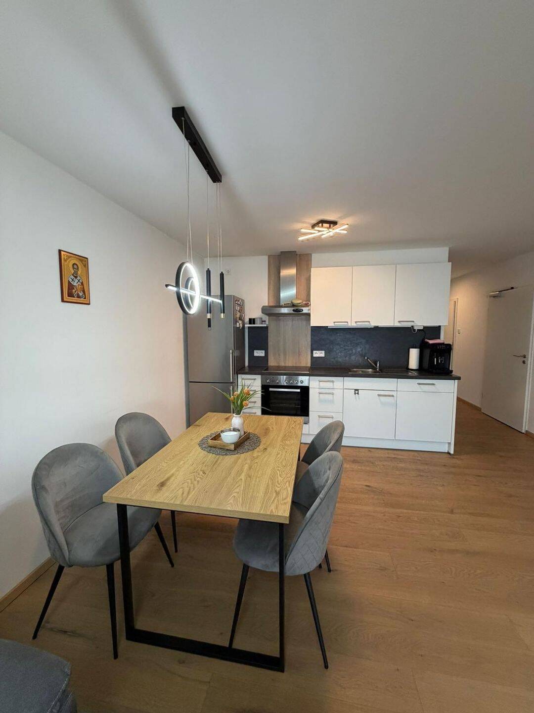 Wunderschöne, moderne Wohnung im Herzen Viechtachs mit Blick zum Stadtplatz zu vermieten., 94234 Viechtach