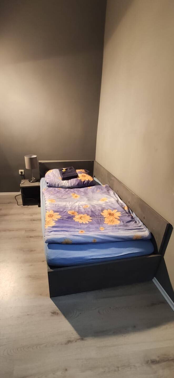 Schönes, vollmöbliertes Zimmer in Fürth „Provisionsfrei“, 90766 Fürth (Eigenes Heim Hardhöhe Unterfarrnbach Weststadt)