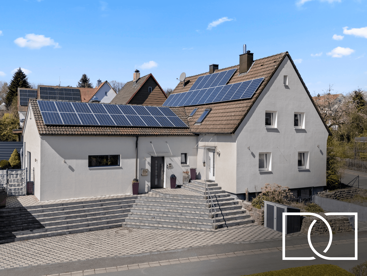 Hochwertig saniert! Energieeffizientes Einfamilienhaus mit ELW in ruhiger Lage am Roten Hügel, 95445 Bayreuth