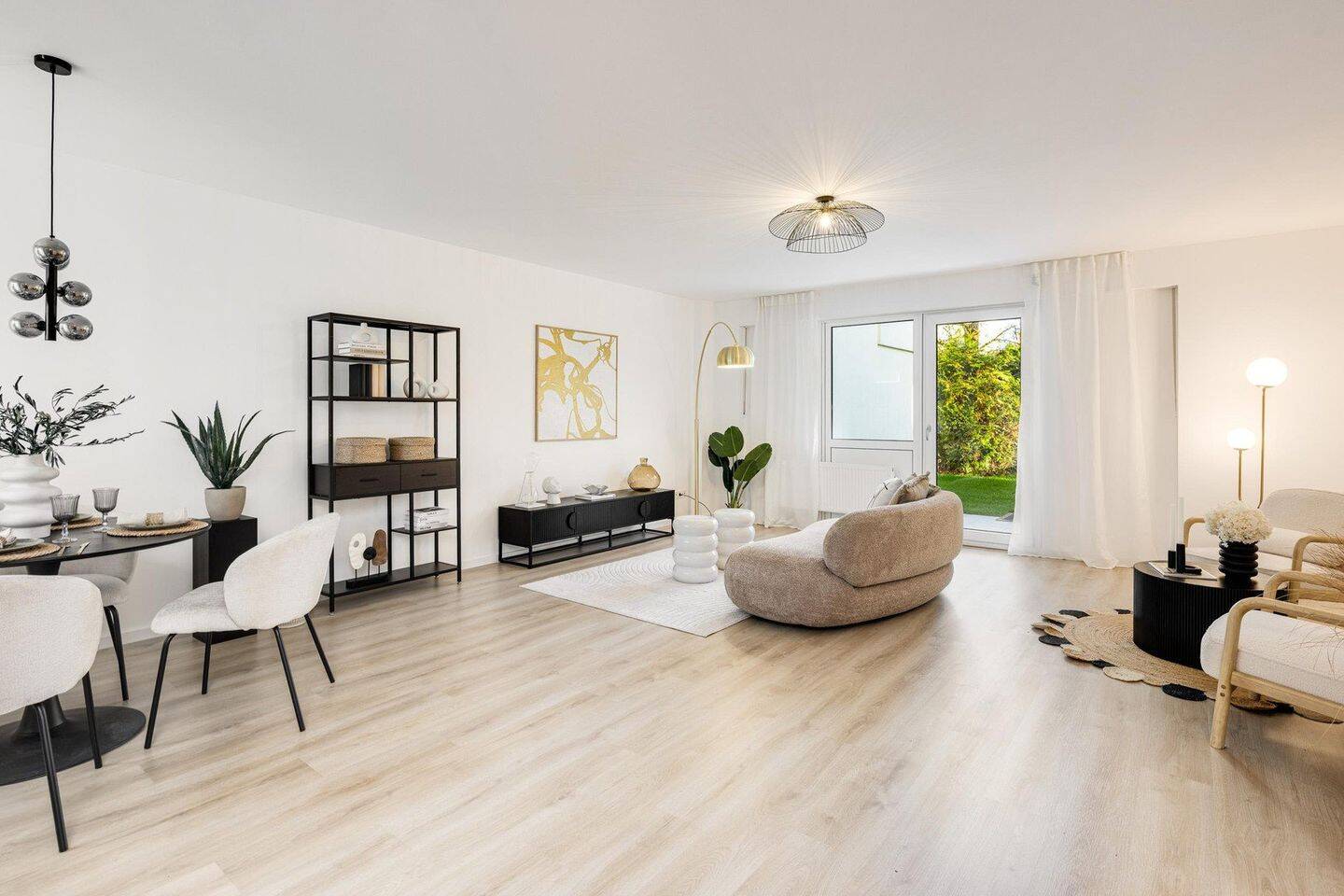 Bezugsfreie Gartenwohnung – 2 Zimmer – München Bogenhausen – frisch renoviert, 81925 München (Bogenhausen)