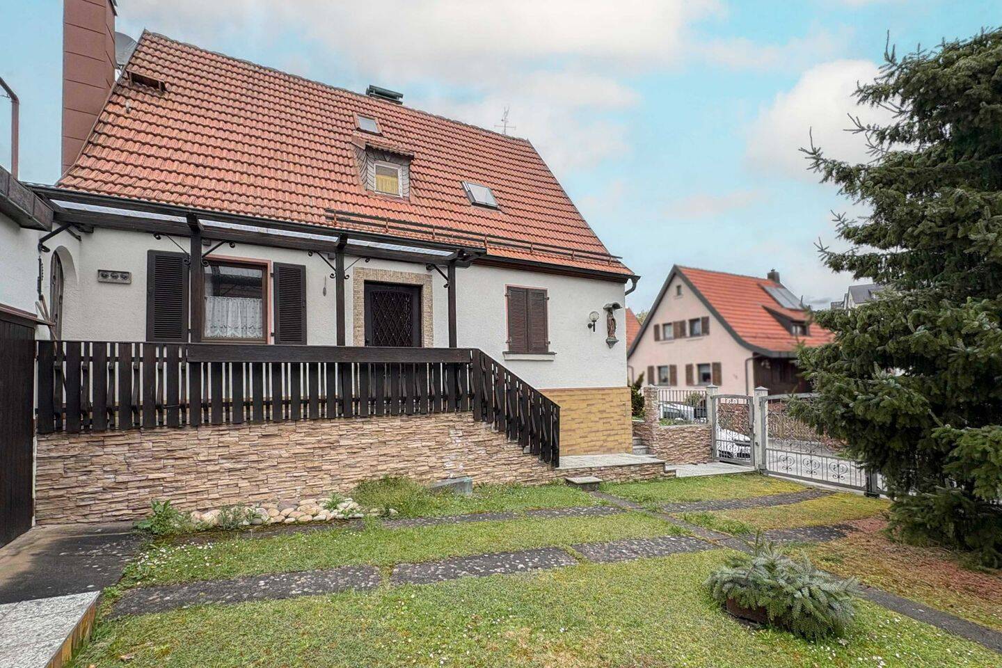 Charmantes Einfamilienhaus mit Innenhof, Garten & viel Potenzial in Rimpar, 97222 Rimpar