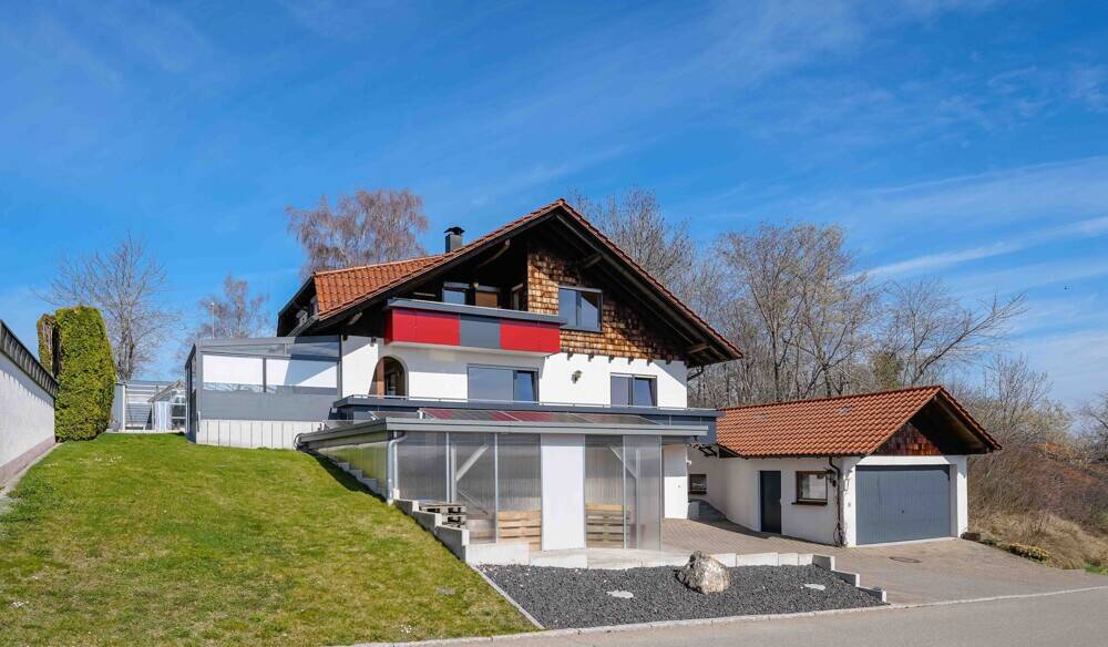 Repräsentatives Anwesen mit Platz und Komfort, 72820 Sonnenbühl
