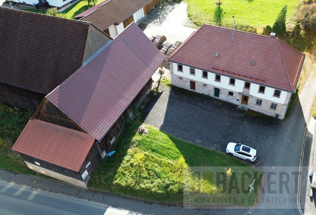 Einzigartiges landwirtschaftliches Anwesen – Wohnhaus, Scheunen und noch viel mehr!, 95326 Kulmbach