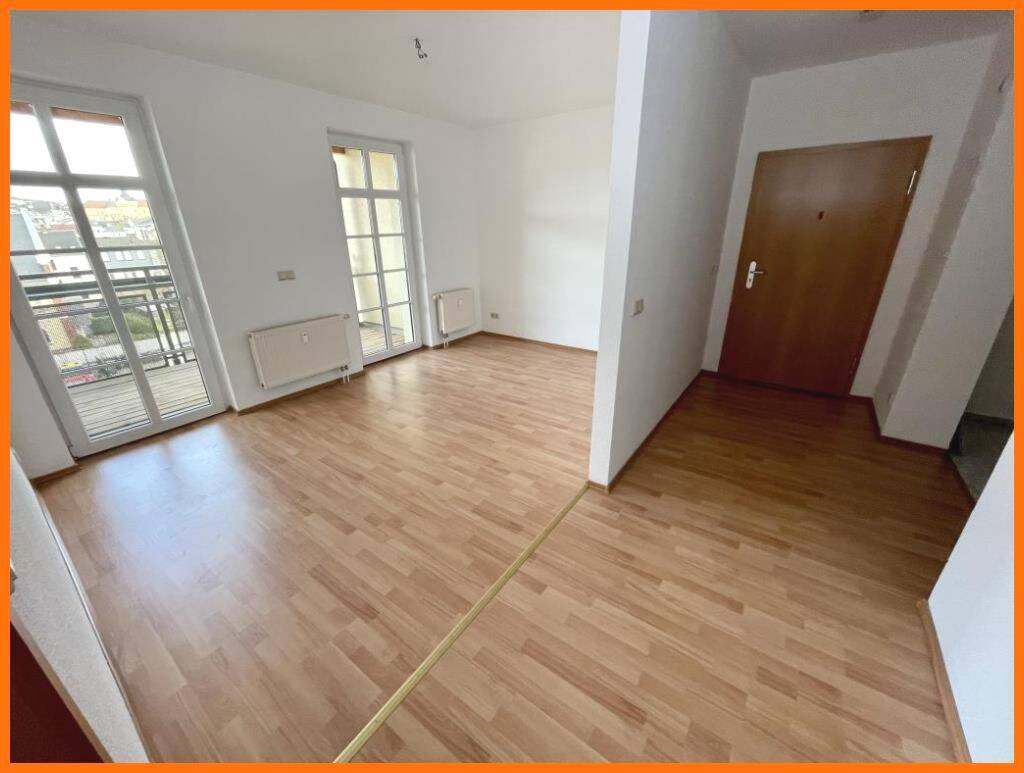 Schicke Wohnung mit Balkon und Aufzug nahe dem Stadtzentrum in ruhiger Lage!, 7546 Gera