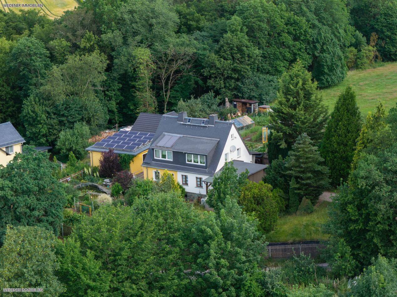 Charmante Doppelhaushälfte mit moderner Wärmepumpe, Wintergarten & gepflegtem Grundstück in Berga/Elster, 7980 Berga/Elster
