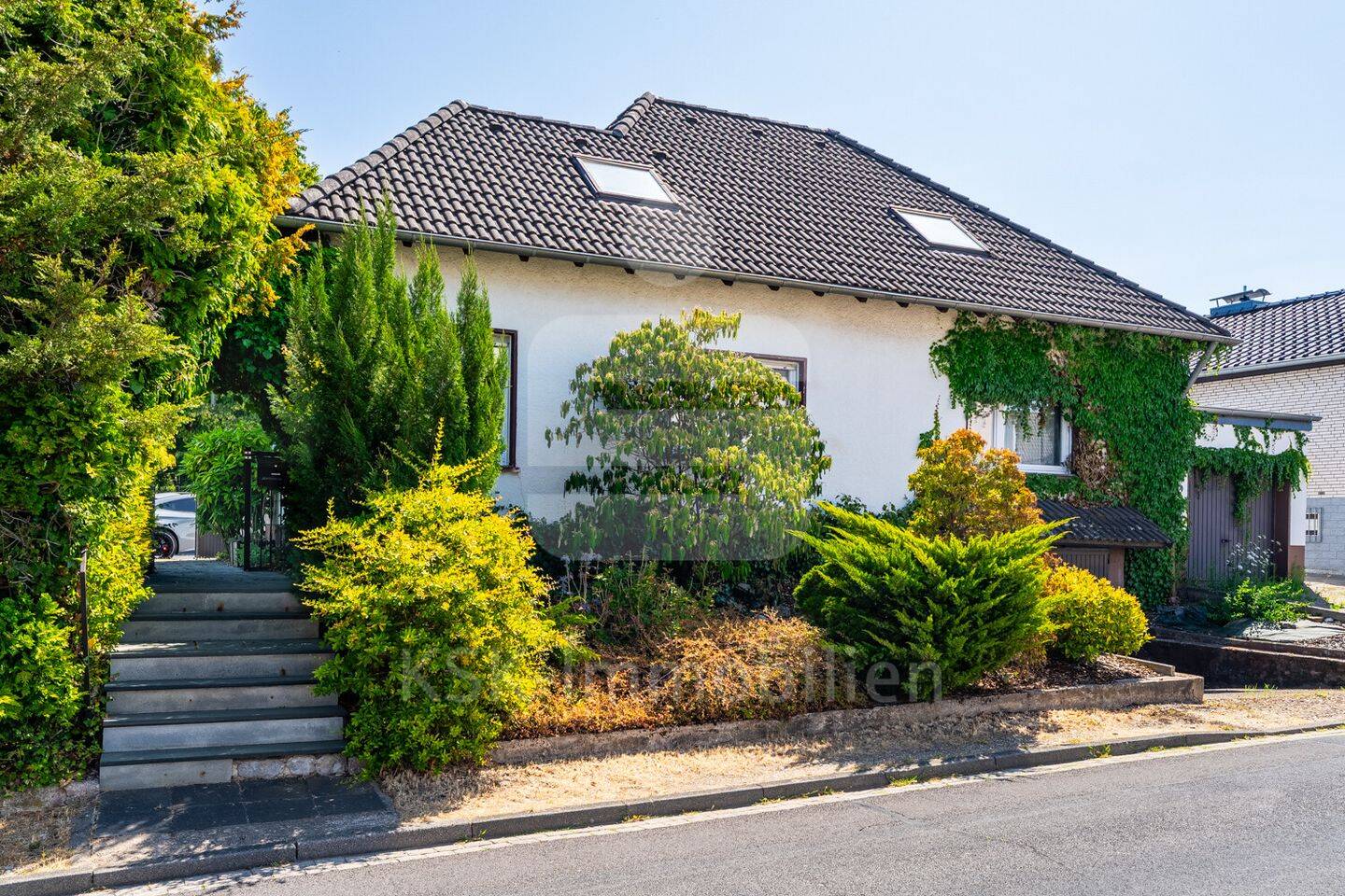 Freistehendes Einfamilienhaus mit Entwicklungspotenzial in Merten-Heide!, 53332 Bornheim
