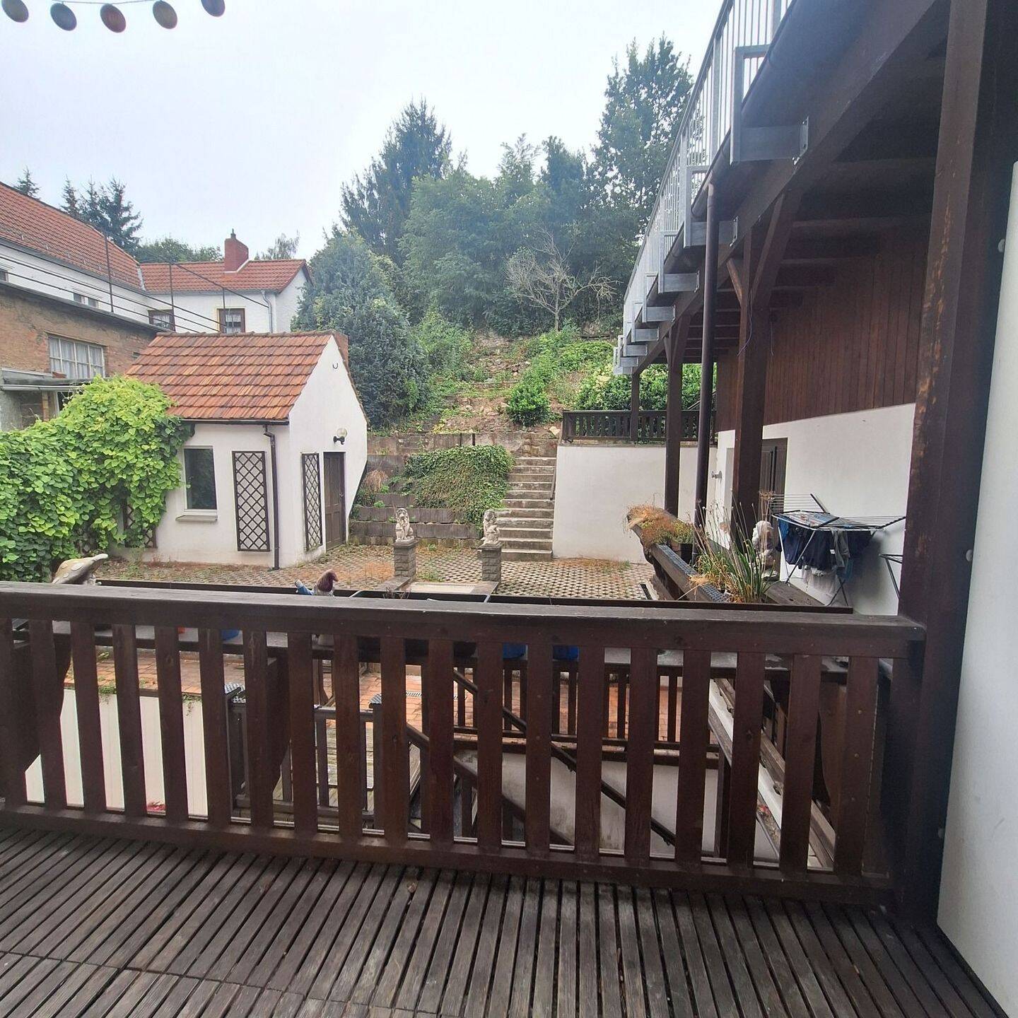 Stilvolle 3-Zimmer-Wohnung mit großem Privatgarten, Balkon und hochwertiger Sanierung in Jena, 7745 Jena