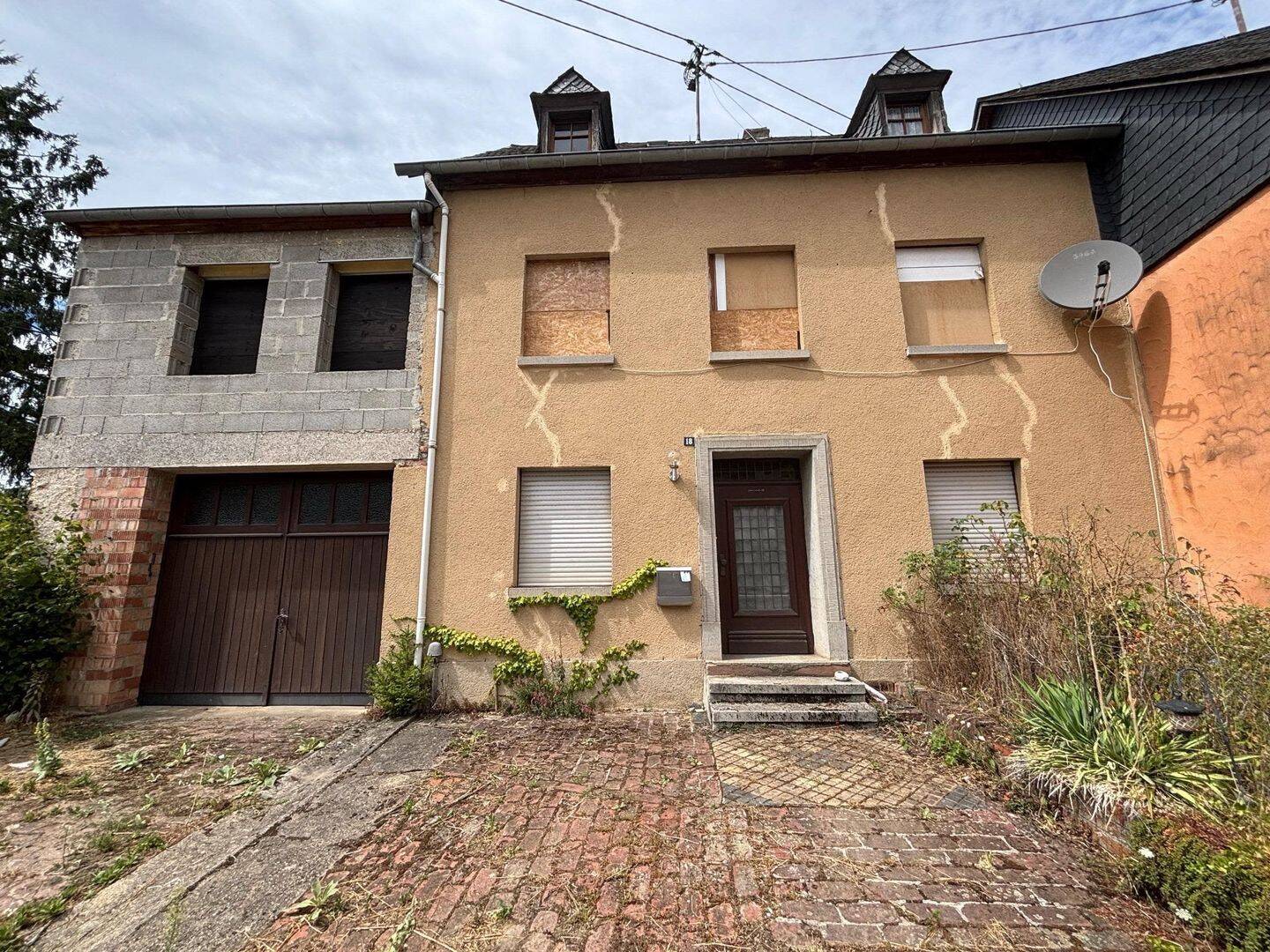 Sanierungsobjekt mit großem Grundstück und Entwicklungspotenzial, 54472 Brauneberg
