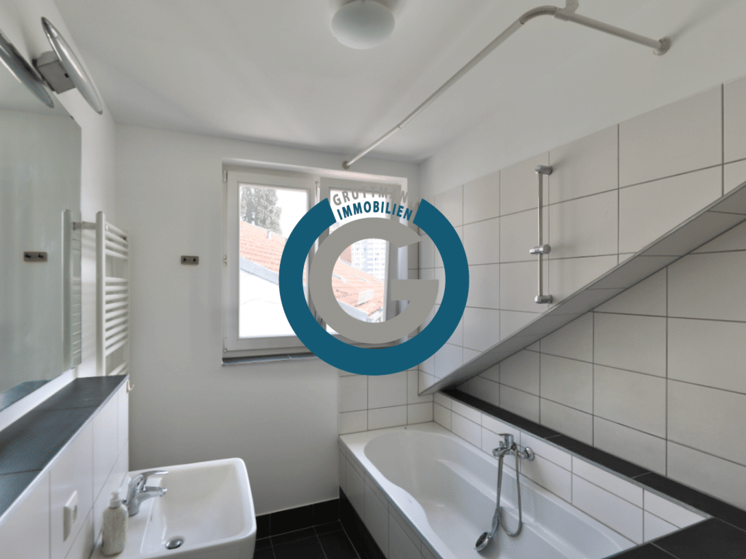 LICHTDURCHFLUTETE DACHGESCHOSSWOHNUNG MIT SONNIGER TERRASSE – OFFENE WOHNLOUNGE – ZENTRAL & RUHIG, 10243 Berlin (Friedrichshain-Kreuzberg Friedrichshain)