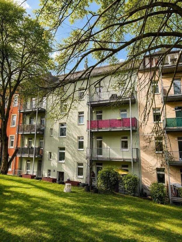 Große 3 Zimmer Wohnung mit Balkon in Ruhige Gegend, 9126 Chemnitz (Altchemnitz Bernsdorf Gablenz Lutherviertel Sonnenberg)