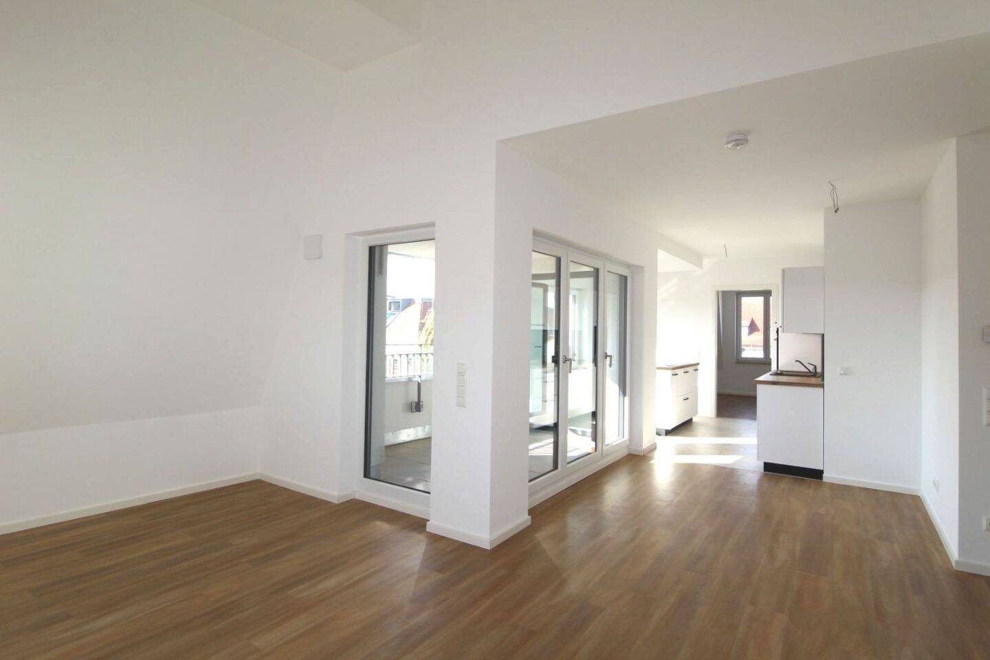 ** Helle 4 Zimmer mit Kochinsel und Loggia in ruhiger Seitenstraße **, 4179 Leipzig (Altlindenau Leutzsch Neulindenau Schönau)