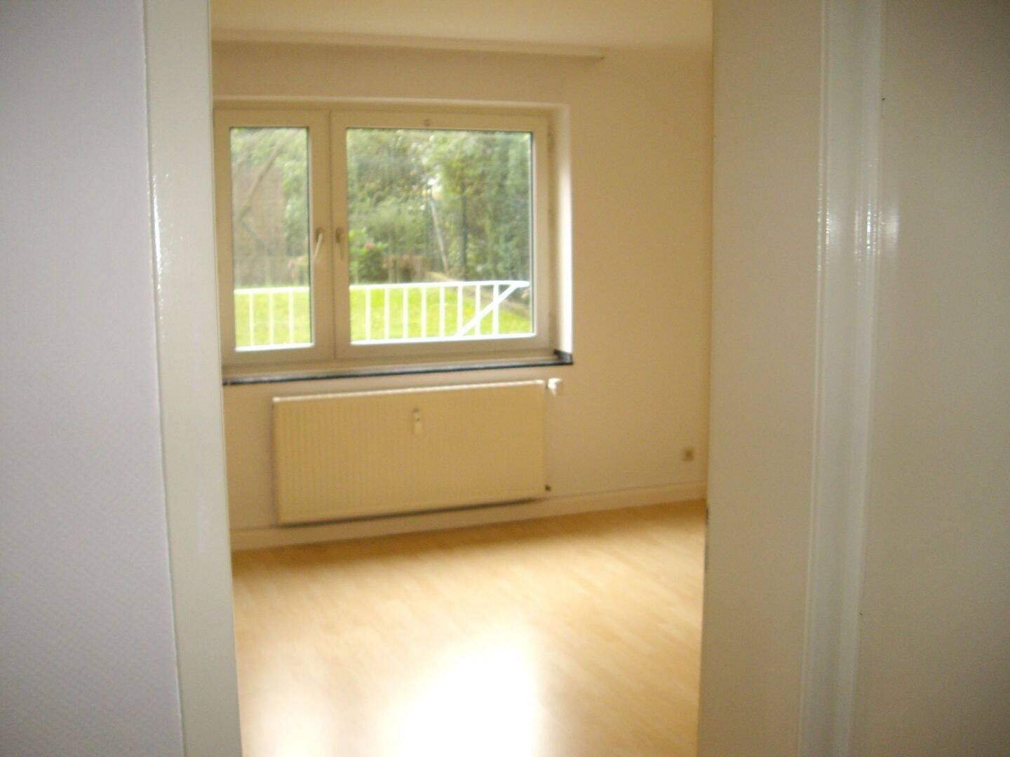 Gemütliches 1-Raum-Apartment mit Gartenblick in Essen-Holsterhausen, 45147 Essen (Frohnhausen Holsterhausen Rüttenscheid)
