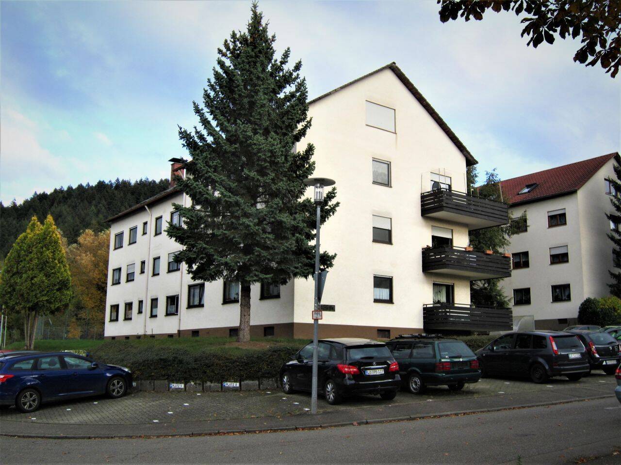 Renovierte 3 Zi.-Whg. mit EBK, Balkon & KFZ-PL., 79400 Kandern