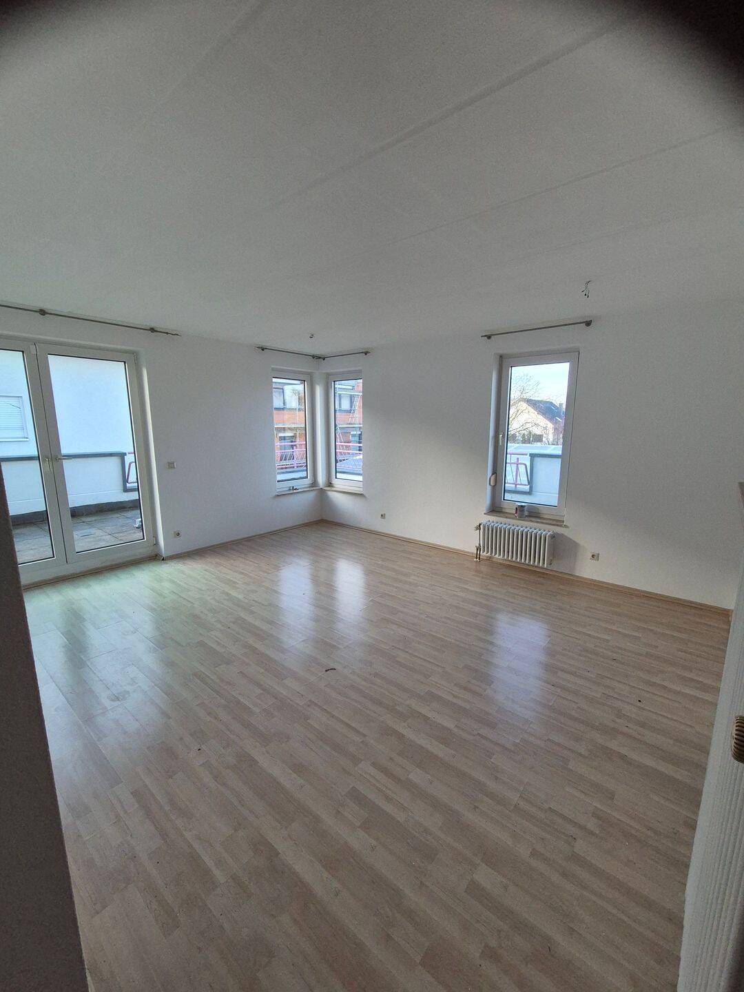 Schöne 2 ½ Zimmerwohnung mit Balkon in Dürnau, 73105 Dürnau