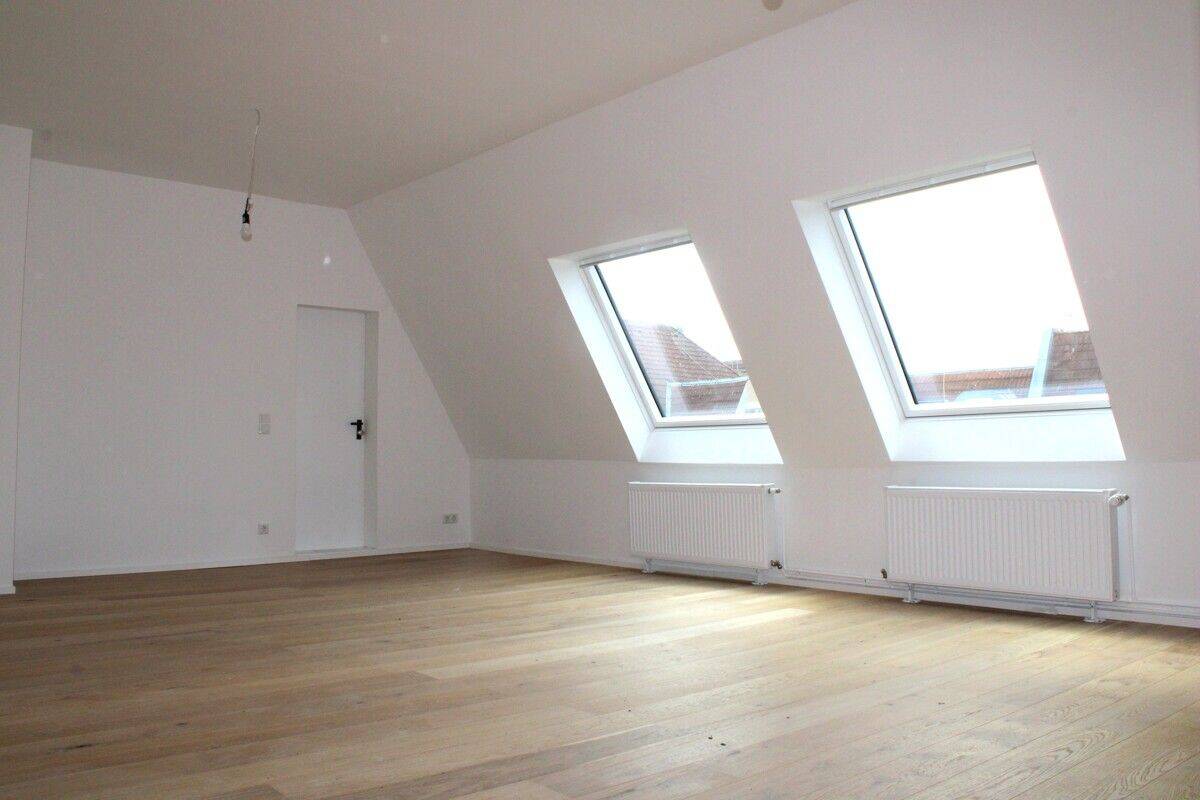 Volkspark Wilmersdorf 3 Min.! Sportlich? Sonniges DG mit zusätzlichem Dachbodenanteil – kein Balkon!, 10713 Berlin (Charlottenburg-Wilmersdorf Halensee Wilmersdorf)