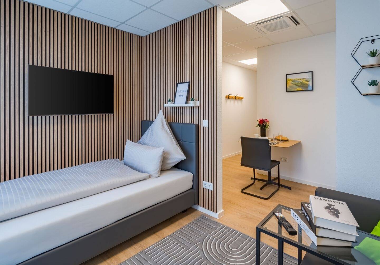 Frei ab sofort, mit Klimaanlage: Apartment für 1 Person, voll möbliert & ausgestattet, Hainburg, 63512 Hainburg