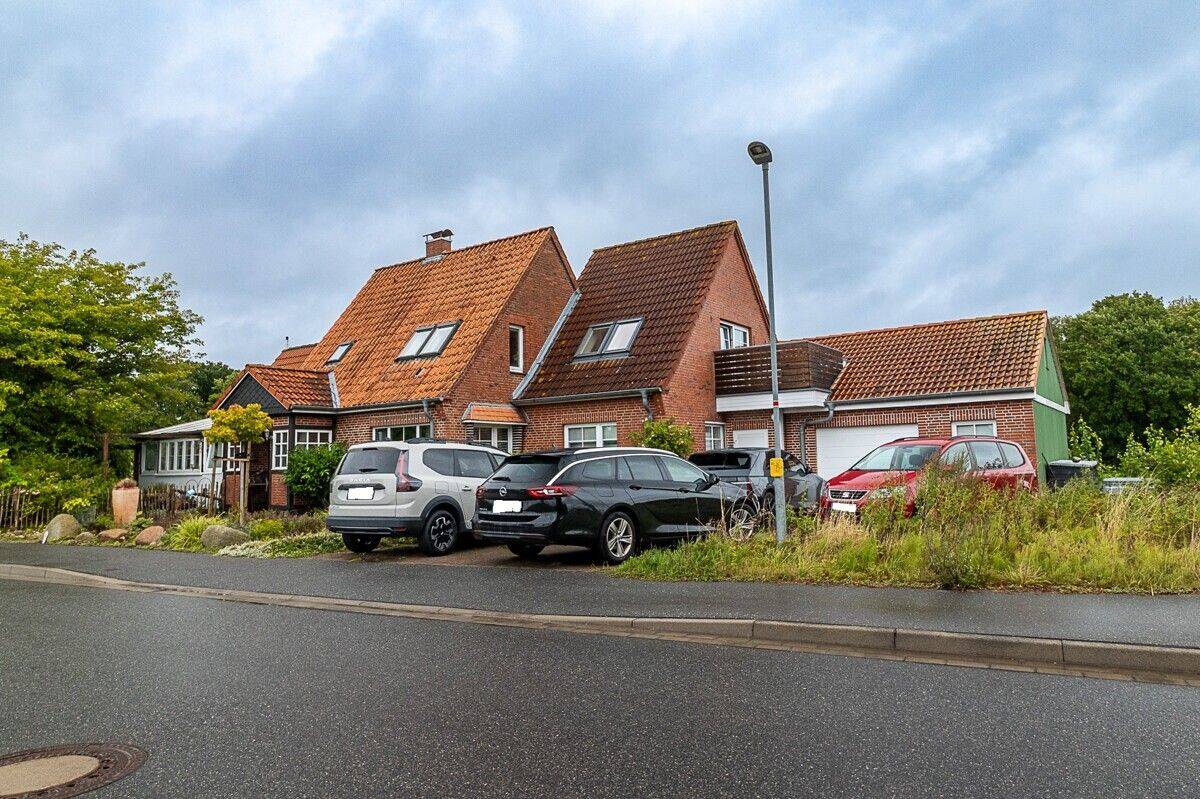 Großzügiges Einfamilienhaus mit Einliegerwohnung und vielseitigen Nutzungsmöglichkeiten in Feldrandlage nahe der Ostsee!, 24395 Kronsgaard