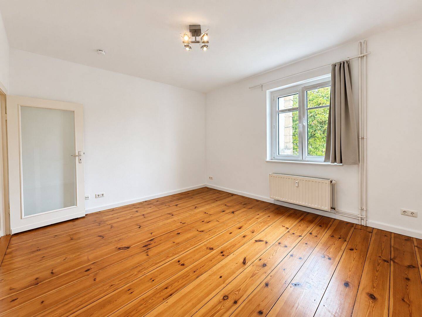 Bezugsfrei in Baumschulenweg – charmante Altbauwohnung mit Dielen und Blick zum Heidekampgraben, 12437 Berlin (Treptow-Köpenick)