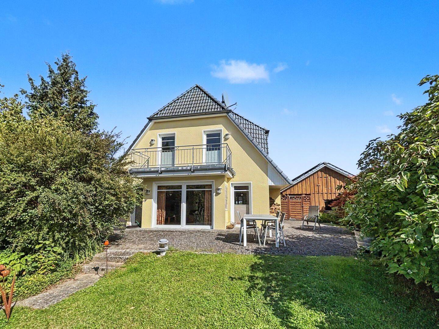 Modernisiertes Einfamilienhaus mit großzügigem Garten in gesuchter Wohnlage von Eutin, 23701 Eutin
