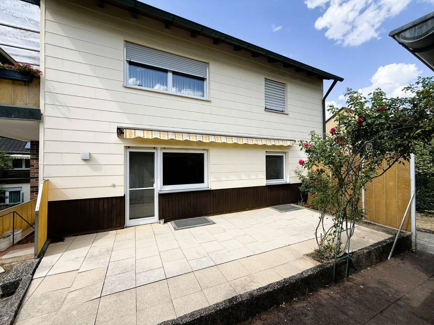 Ruhig und doch zentral Wohnen in Ansbach: 3-Zimmer-Wohnung mit Terrasse, Garten mit Brunnen und Garage, 91522 Ansbach