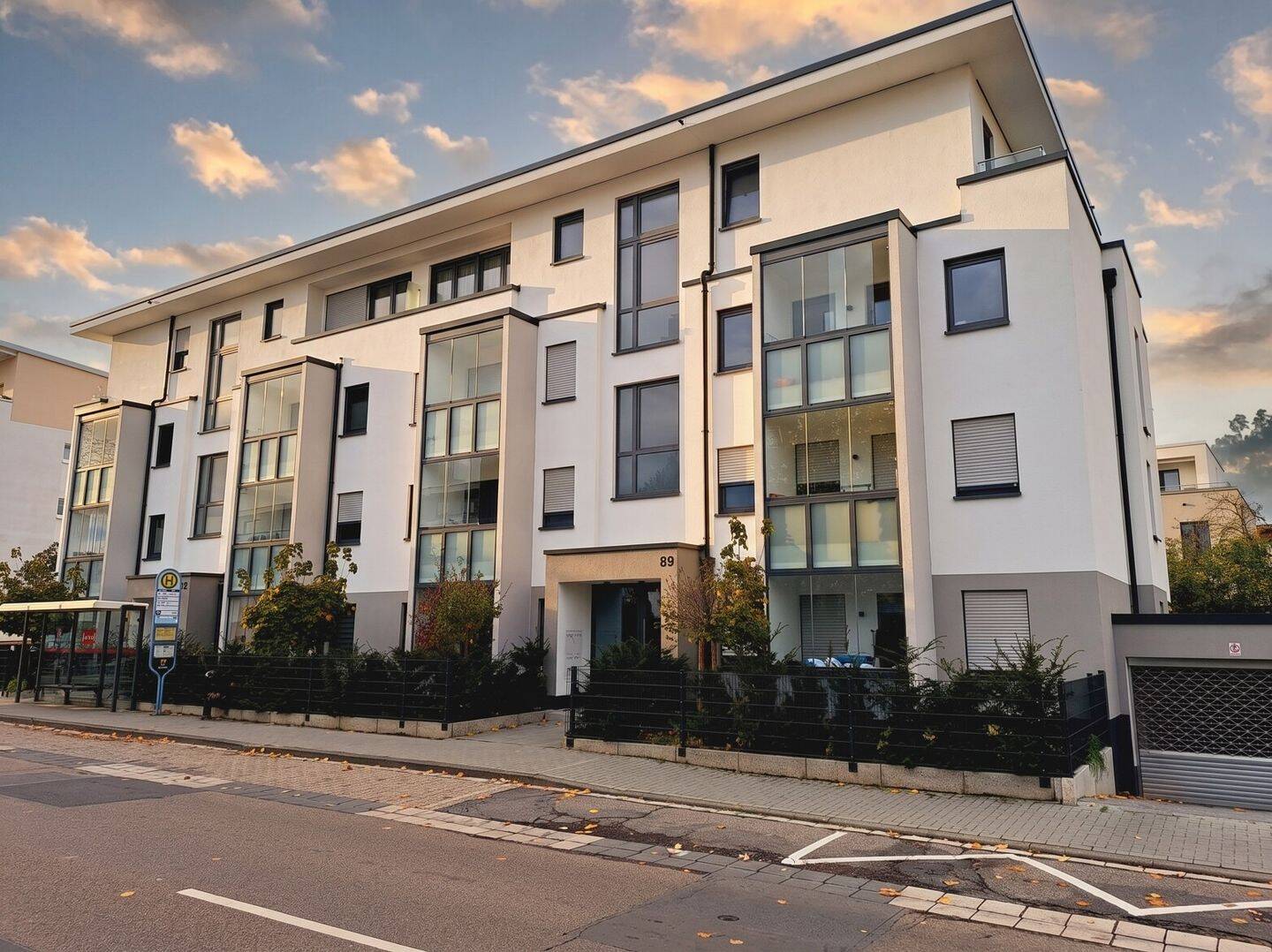 Modernes 4-Zimmer-Penthouse mit Aufzug, TG, EBK & Terrasse in Mainz-Weisenau, 55130 Mainz (Laubenheim Weisenau)