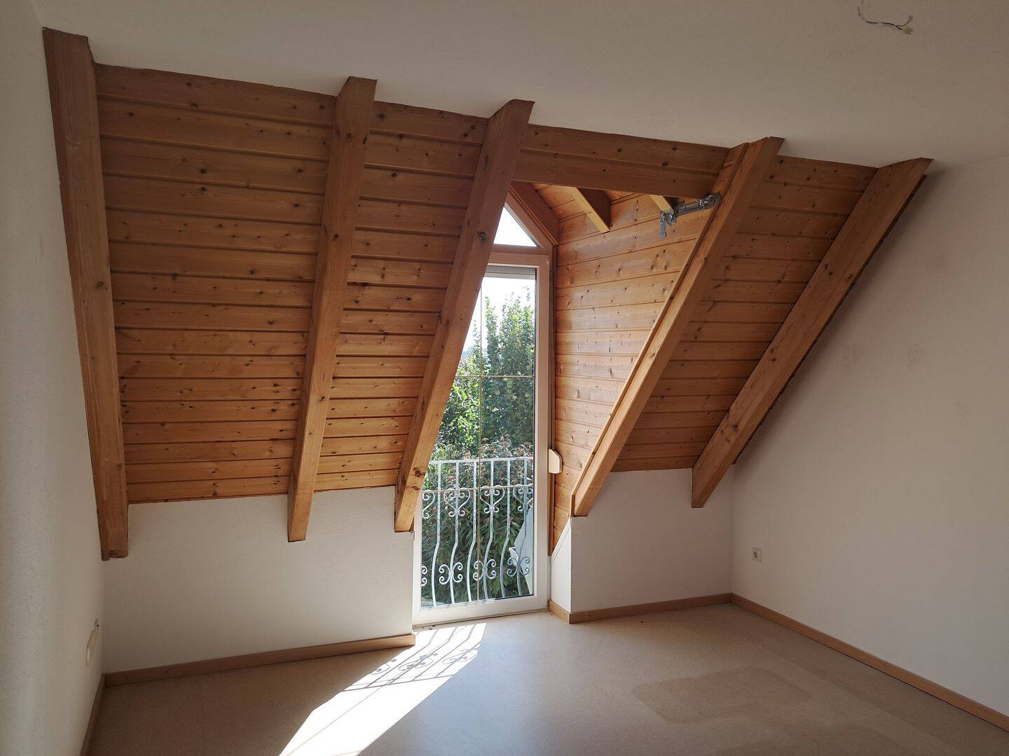 Vermiete gepflegte Doppelhaushälfte, 85232 Bergkirchen