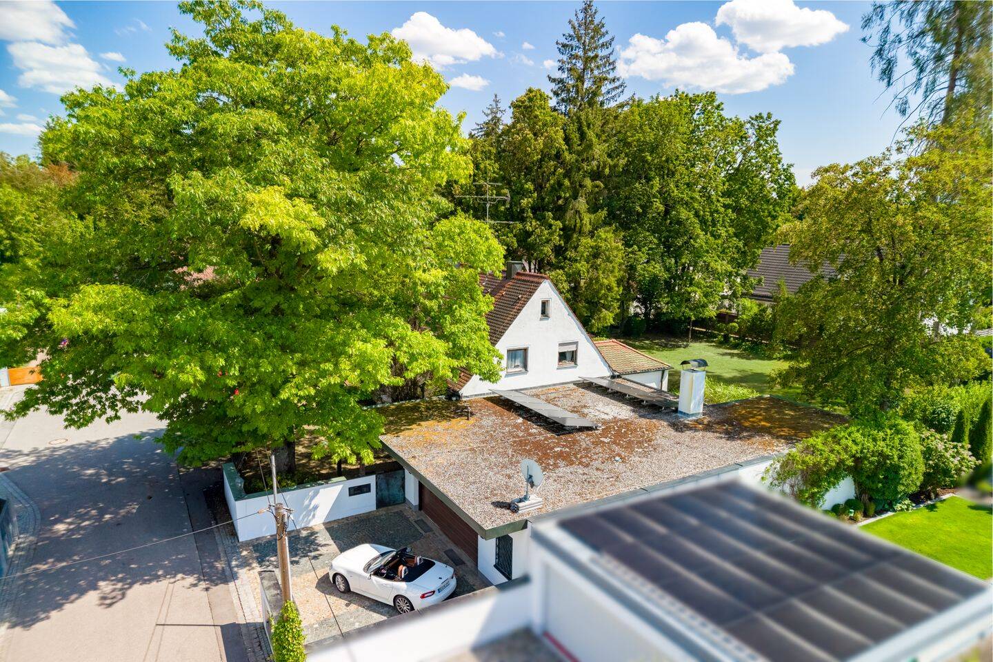 Großzügiges Familienhaus und Grundstück mit weiterem Bebauungspotential, 85649 Brunnthal