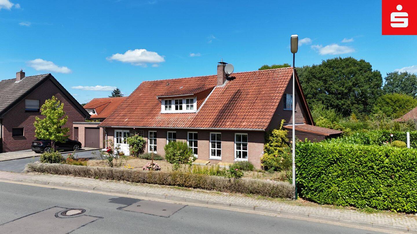 Großzügiges Einfamilienhaus mit viel Platz und großem Grundstück in Bad Bentheim, 48455 Bad Bentheim